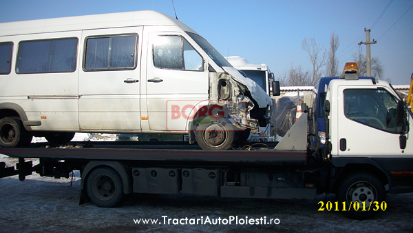 Mercedes Sprinter De Persoane Pe Platforma